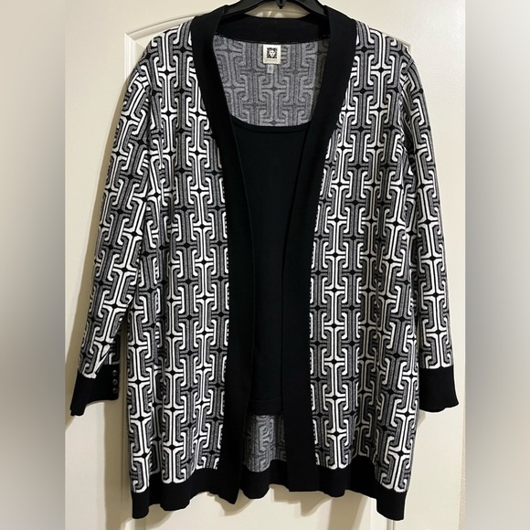 Anne Klein Sweaters - Anne Klein Black White Geometric Pattern Built In Tank Long Cardigan Sweater XL